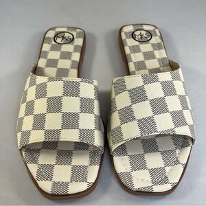 NEW-MKS Women's Black and Cream Checkered Sandals Sz 38